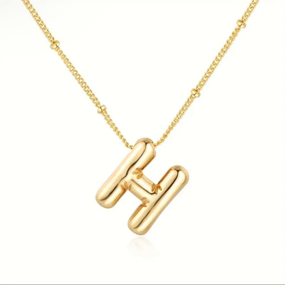 Bubble Letter Initial necklace - Picture 5 of 6